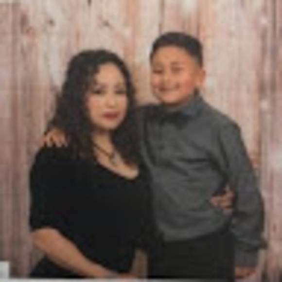 Meet your Posher, Yolanda - Picture 1 of 1